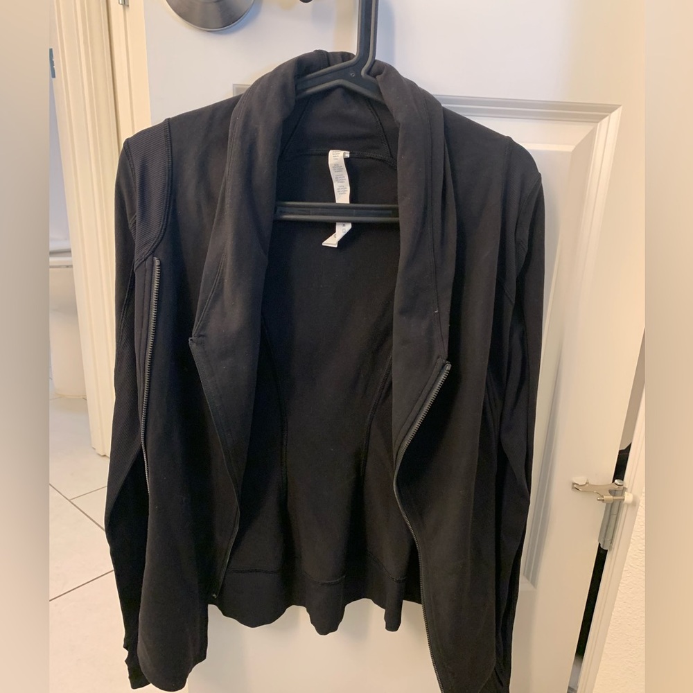 NWOT Lululemon long sleeve jacket size 2
